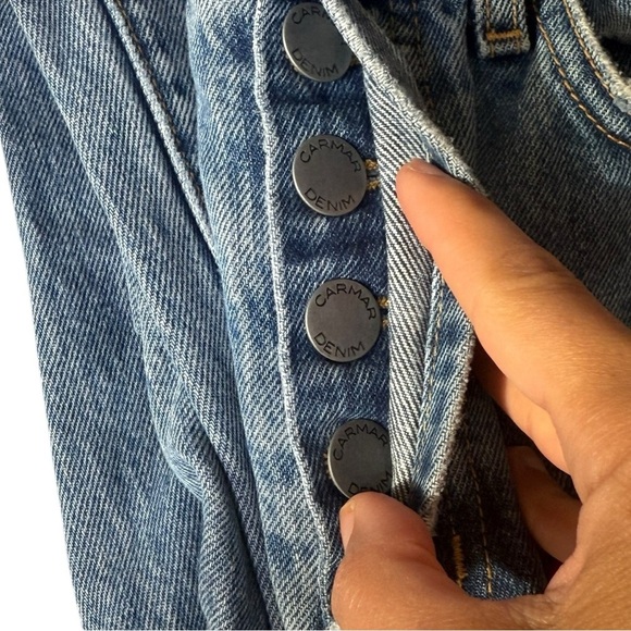 Carmar distressed raw hem jeans size 26 in excellent condition 26 inseam - Picture 4 of 6